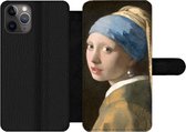 Bookcase Geschikt voor iPhone 11 Pro Max telefoonhoesje - Meisje met de Parel - Schilderij van Johannes Vermeer - Met vakjes - Wallet case met magneetsluiting