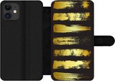 Bookcase Geschikt voor iPhone 11 telefoonhoesje - Gouden strepen op een zwarte achtergrond - Met vakjes - Wallet case met magneetsluiting