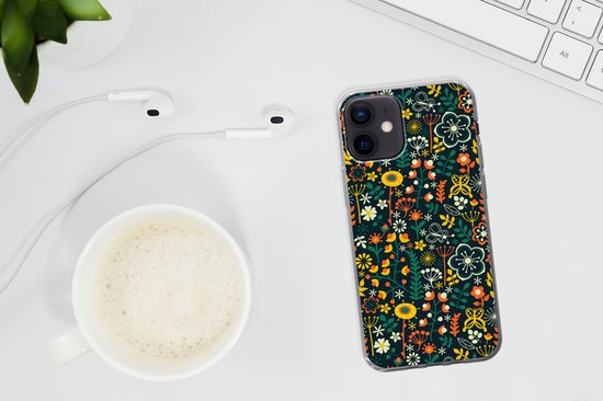 Coque iPhone 12 - Filles - Papillon - Plantes - Motifs - Coque de téléphone en Siliconen -