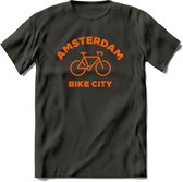 Amsterdam Bike City T-Shirt | Souvenirs Holland Kleding | Dames / Heren / Unisex Koningsdag shirt | Grappig Nederland Fiets Land Cadeau | - Donker Grijs - M