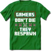 Gamers don't die pixel T-shirt | Gaming kleding | Grappig game verjaardag cadeau shirt Heren – Dames – Unisex | - Donker Groen - S