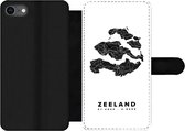 Bookcase Geschikt voor iPhone 7 telefoonhoesje - Zeeland - Nederland - Wegenkaart - Met vakjes - Wallet case met magneetsluiting