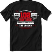 102 Jaar Legend - Feest kado T-Shirt Heren / Dames - Wit / Rood - Perfect Verjaardag Cadeau Shirt - grappige Spreuken, Zinnen en Teksten. Maat S