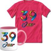 39 Jaar Vrolijke Verjaadag T-shirt met mok giftset Roze | Verjaardag cadeau pakket set | Grappig feest shirt Heren – Dames – Unisex kleding | Koffie en thee mok | Maat S