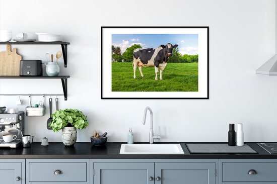 Vache Zwart et blanche au pâturage 90x60 cm