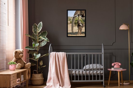 Cadre photo avec affiche - Bébé éléphant communique avec sa mère - 40x60 cm - Cadre pour affiche