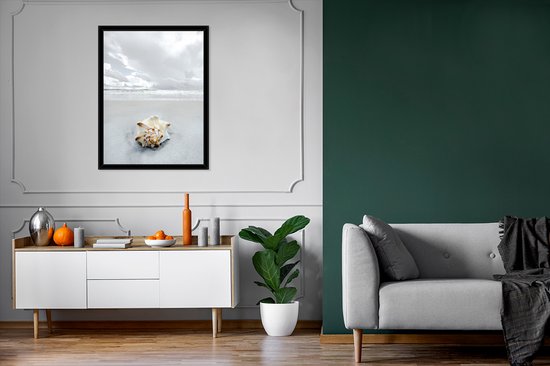 Photo encadrée - Cadre photo coquillage sur une plage blanche 60x80 cm - Affiche encadrée (Décoration murale salon / chambre)