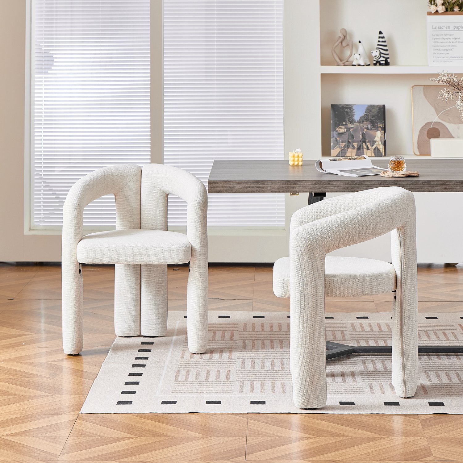 STILVORA Eetkamerstoel - Set van 2 - Modern Minimalistisch met Armleuningen - Voor Eetkamer, Woonkamer en Kantoor - Chenille Beige