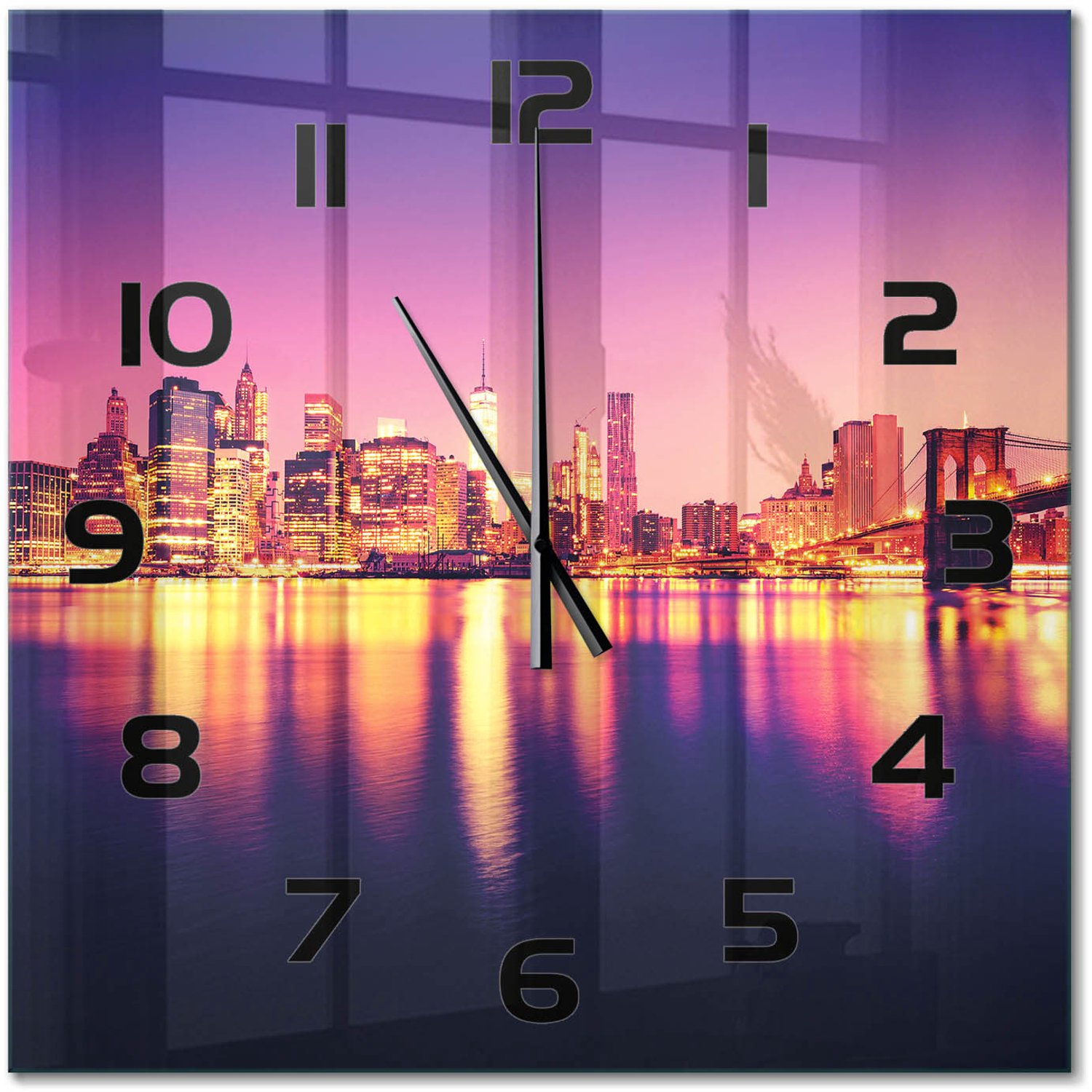 TULUP Wandklok - Manhattan, New York Glazen Klok Met Print - 60x60 cm - Paars Wandklok Glas Met Motief - Zwarte handen - Vierkante Klok - Wandklok Glas Decoratie - Gekleurde Glazen Klok