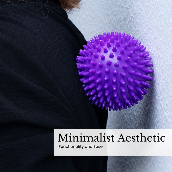Intirilife massagebal set van 3 fascieballen in paars - rood - blauw puistbal - 9 / 7,5 / 6 cm - egelbal voor zelfmassage massagebal voor rug benen voeten reflexzones stekelige bal — cadeau in Verzorging - foto 2