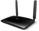 Zwarte TP-Link 4G-router met twee externe antennes en statuslampjes aan de voorzijde.