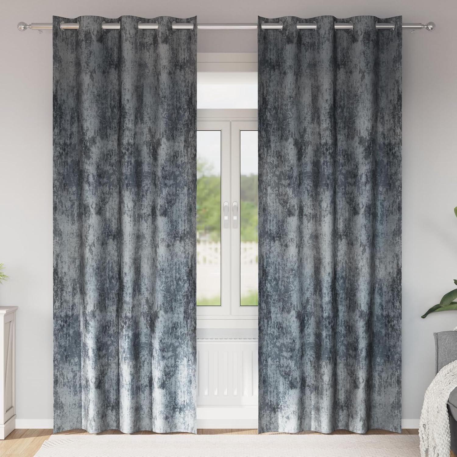 2 stuks gordijnen met ogen, zilvergrijs, 245 x 140 cm, lichtfilterende gordijnen voor woonkamer en slaapkamer, modern design, kreukvrij polyester, machinewasbaar, 2 stuks