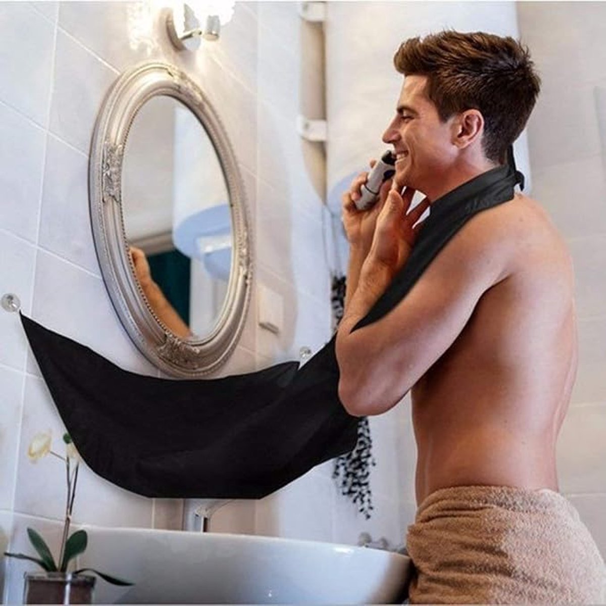 Baardschort voor mannen - met zuignap - Baardscheerschort - Scheerschort - Schort - Waterdicht - cadeau voor mannen, vaders, echtgenoten en vriendjes - zwart