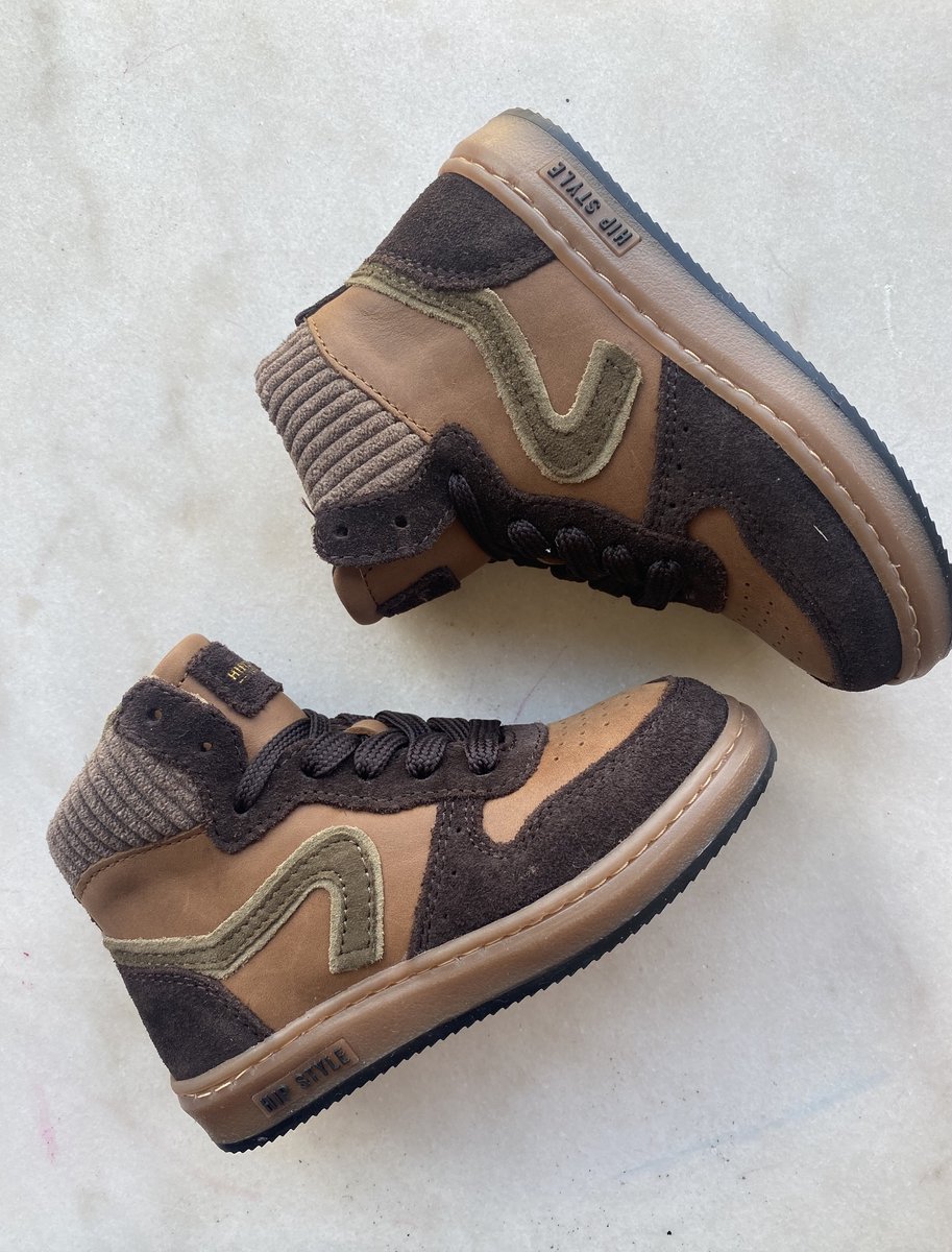 Hip jongenssneaker kaki maat 26