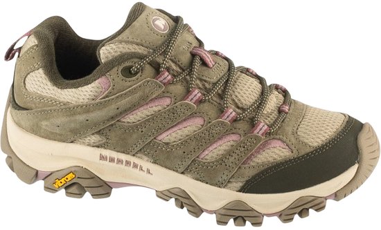 Zijaanzicht van een groene Merrell wandelschoen met suède overlays, veters en een Vibram-logo op de zool.