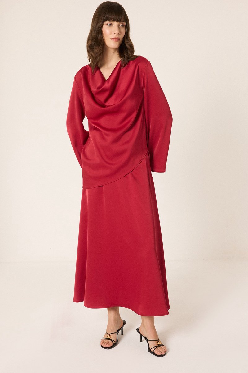 Touché Privé - Satijnen set met gedrapeerde kraag - Rood - Dames