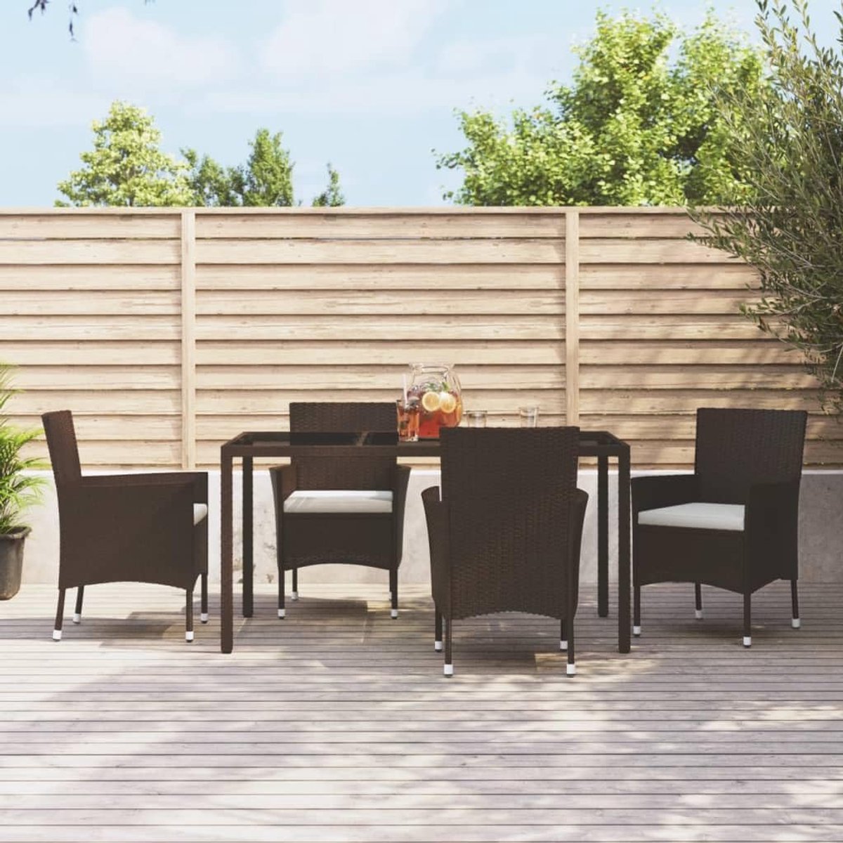 Tuinstoelen met kussen, 4 stuks, bruin polyrotan, stalen frame met poedercoating, comfortabele rugleuning en armleuningen, maximale belasting 110 kg per zitting.