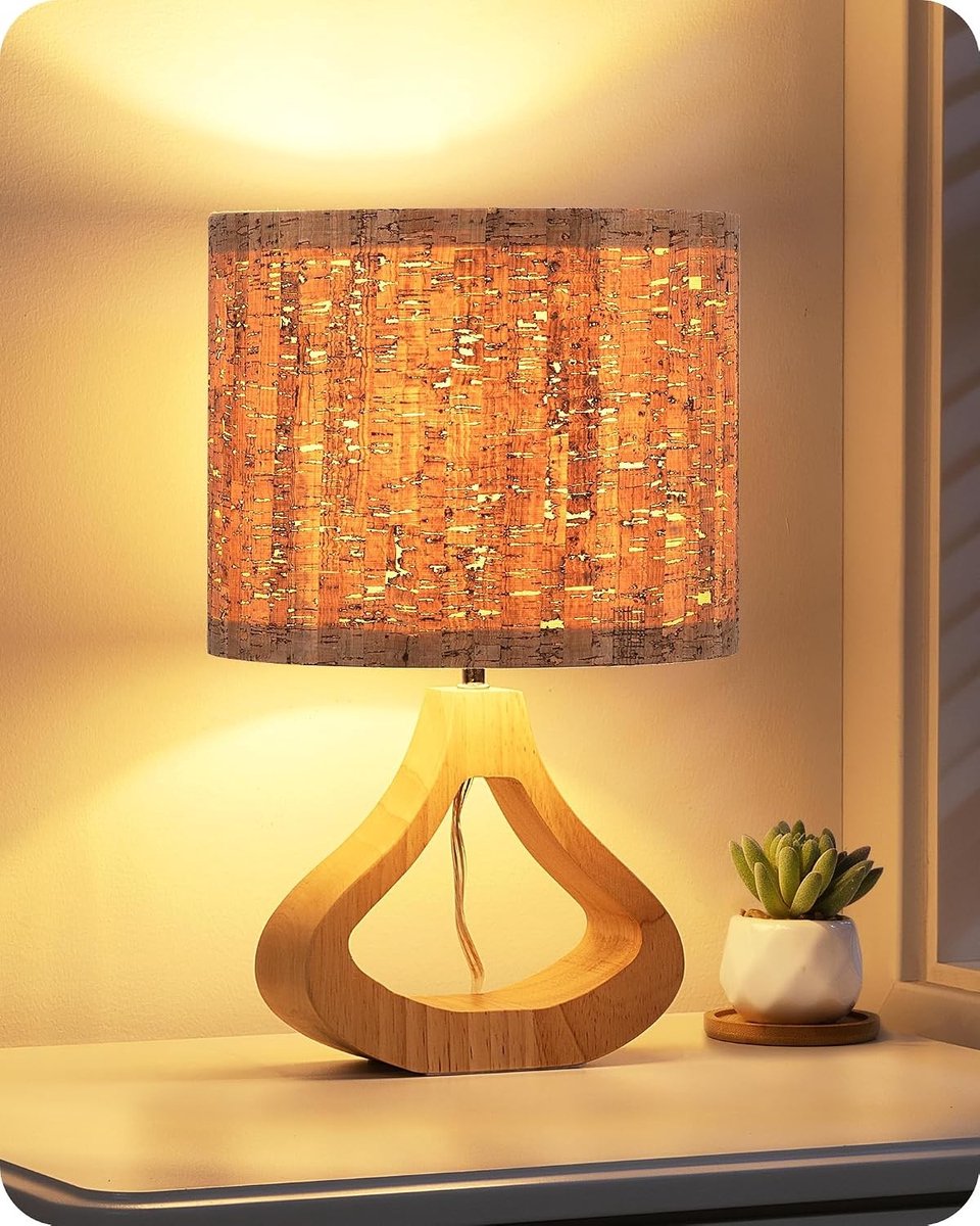 Stijlvolle Tafellamp van Hout met Bark Look Lampshade voor Sfeervolle Verlichting in Huis