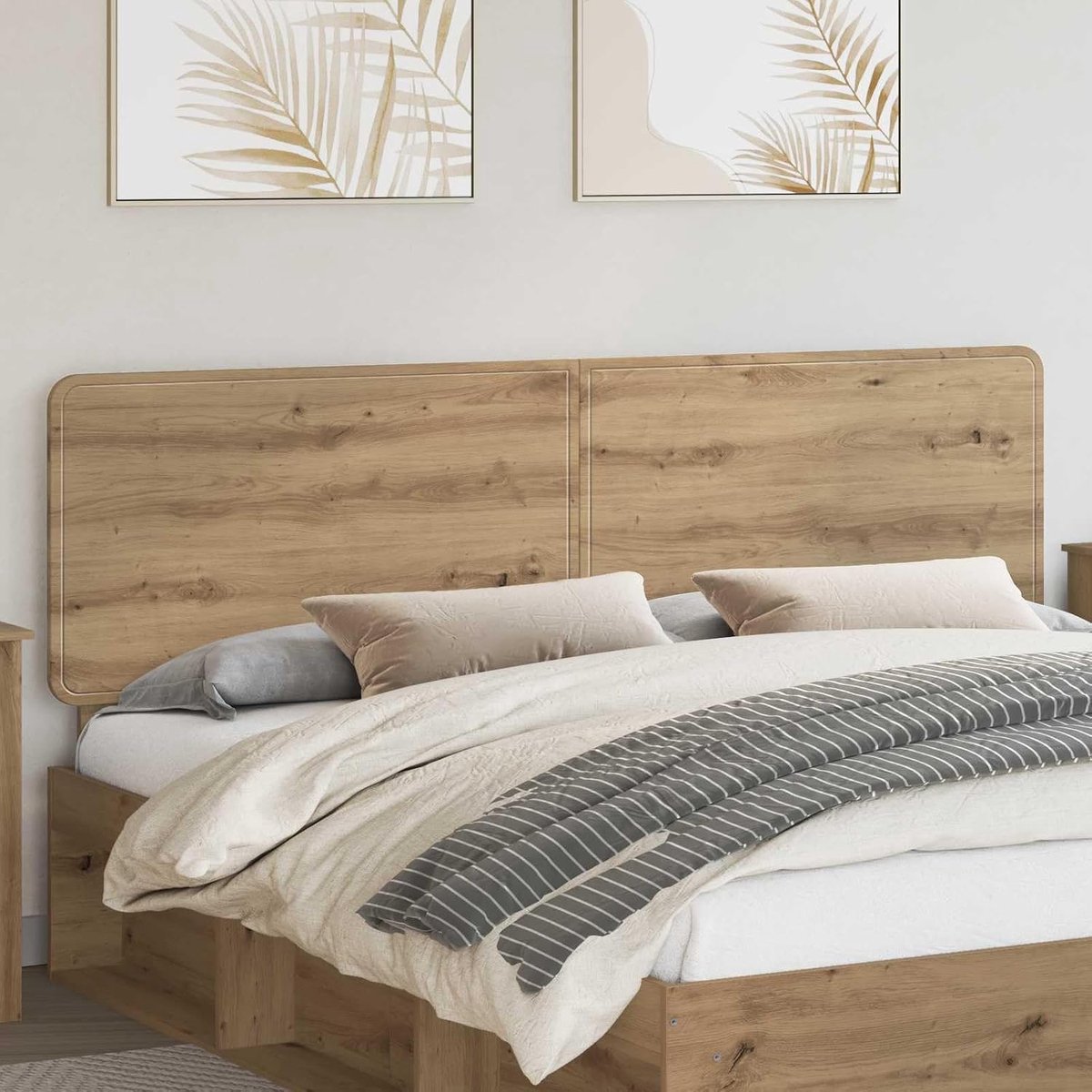 Rechthoekig hoofdeinde van houtmateriaal, geschikt voor traditionele en moderne interieurs. Combineert duurzaamheid met elegant design en afgewerkte achterkant maakt