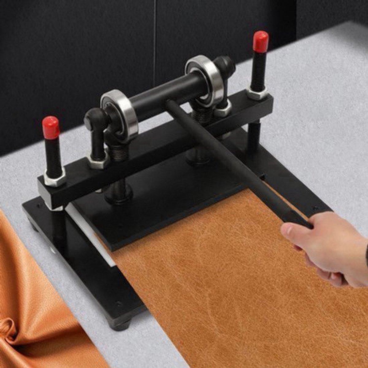 Leren Snijmachine – Snijmachine Voor Leer – Handmatige Snijmachine – Leer Snijapparaat – Stalen Constructie – Tot 2 Ton Druk