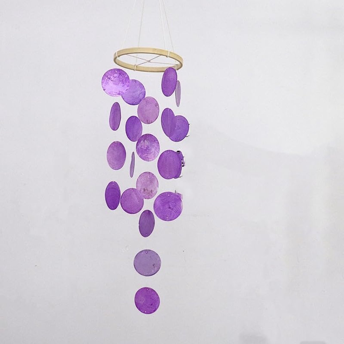 Boho decoratieve schelp dromenvanger slingers Capiz schelp windgong voor buiten 73 cm lengte hangend ornament wandhanger geschenken voor terras, tuin, binnenplaats decoratie - paars