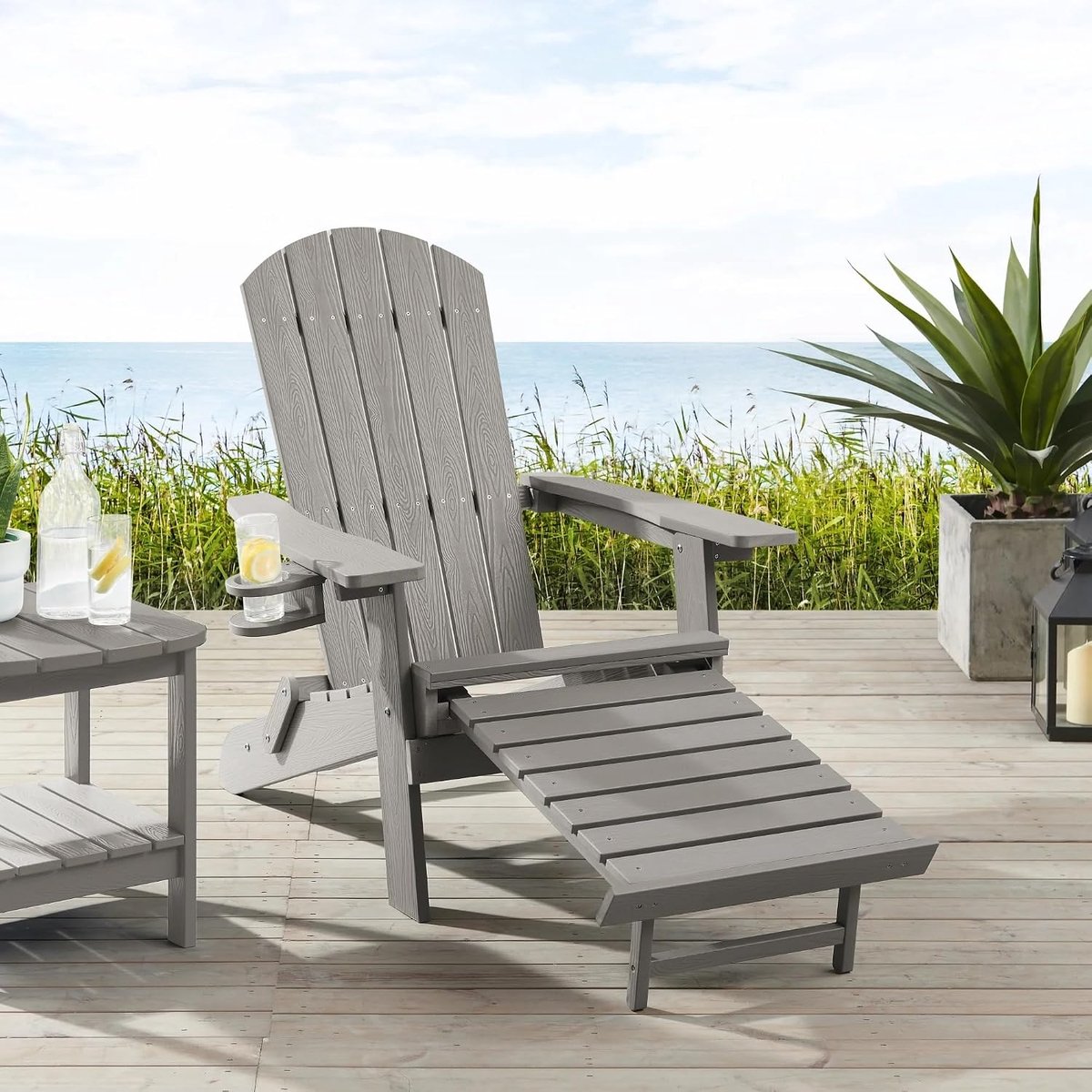 Adirondack loungestoel Arizona, Met voetenbankje, bekerhouder, Hips Plastic, Hout Look - voor balkon, terras, gazon, haard (Licht Grijs)