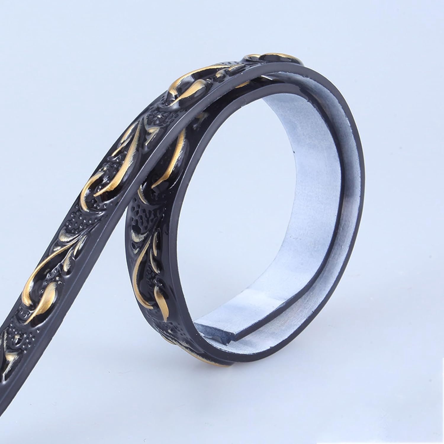 Zelfklevend behangrand 2 cm - zwart goud - waterdicht - eenvoudig aan te brengen - m-winkel