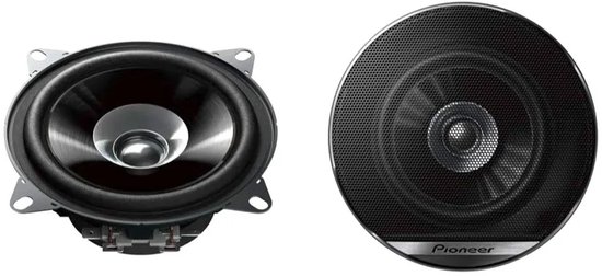 Pioneer autoluidspreker zonder rooster en met een zwart beschermend rooster met het Pioneer-logo.