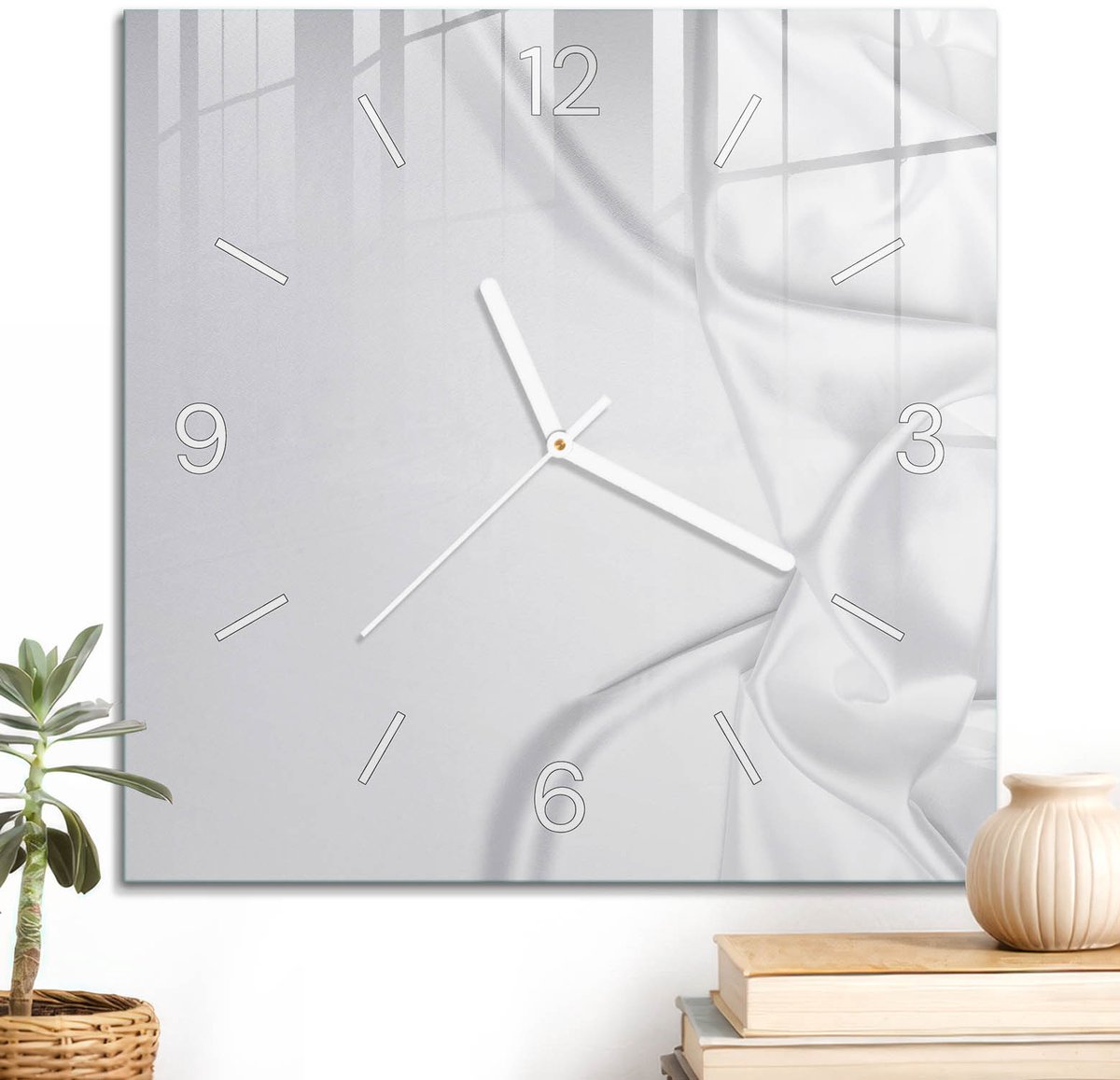 ArtPrintCave Wit Glazen Klok - 30x30 cm - Wandklok Vierkant - Witte Stof Unieke Klok - Texturen Stille Wandklok - Witte Klokwijzers