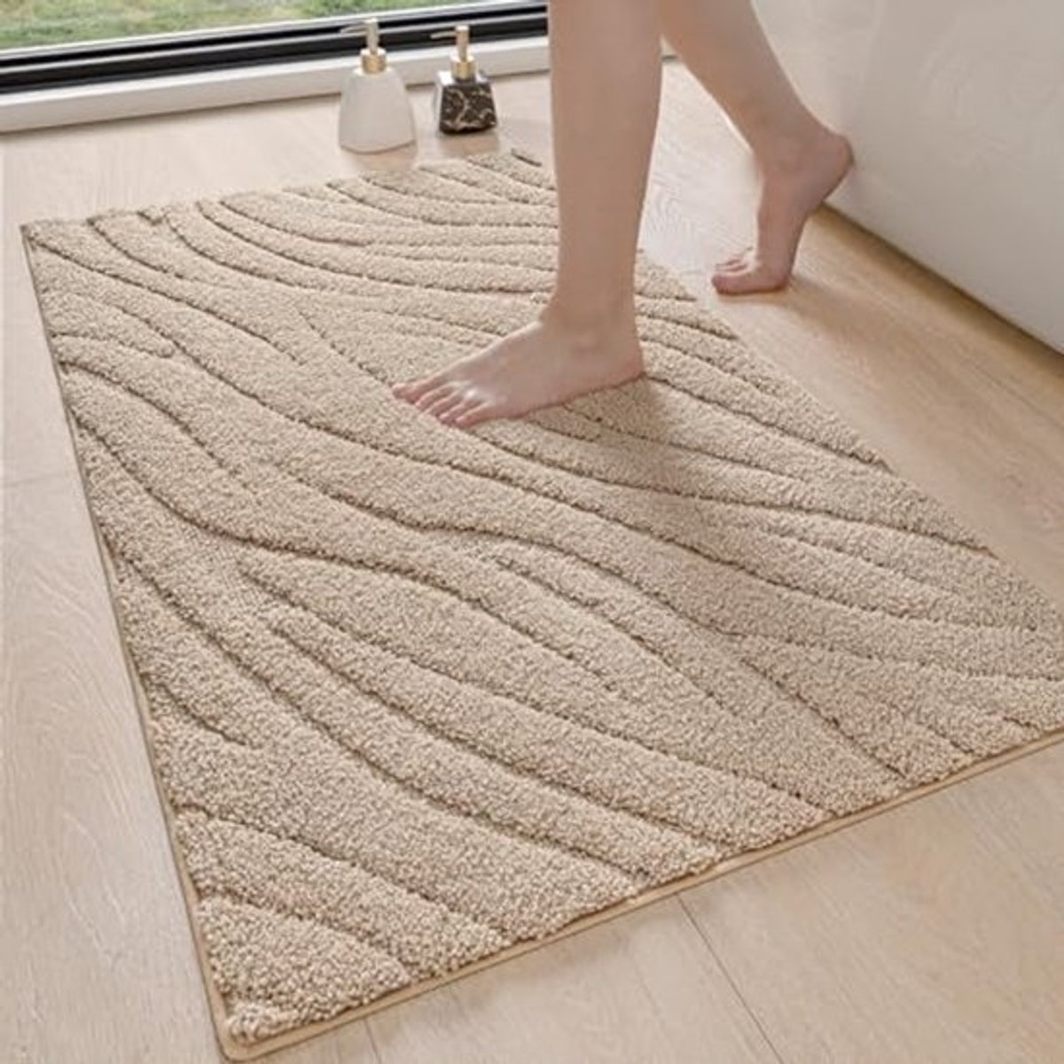 Badmat 61 x 110 cm - Antislip, Machinewasbaar, Waterabsorberend - Beige Badtapijt voor Badkamer, Bad en Douche