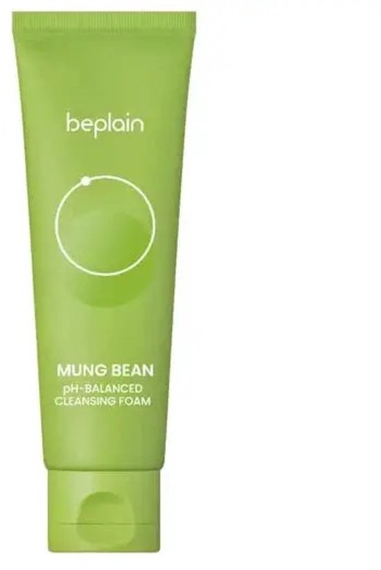 Beige tube met groene dop, met daarop de tekst 'beplain' en 'MUNG BEAN pH-BALANCED CLEANSING FOAM'.