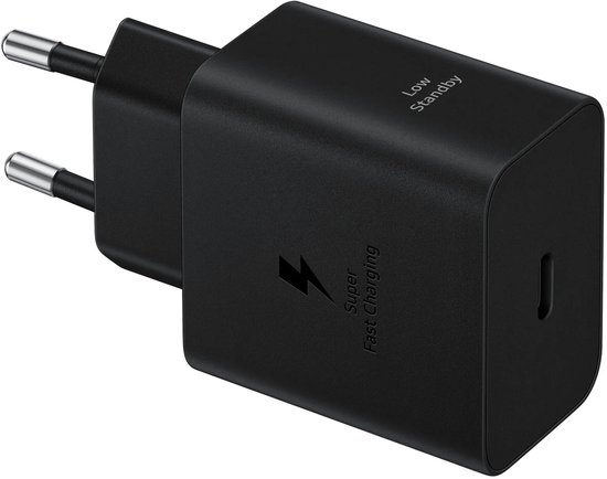 Zwarte Samsung Super Fast Charging-adapter met USB-C-poort en Europese stekker.