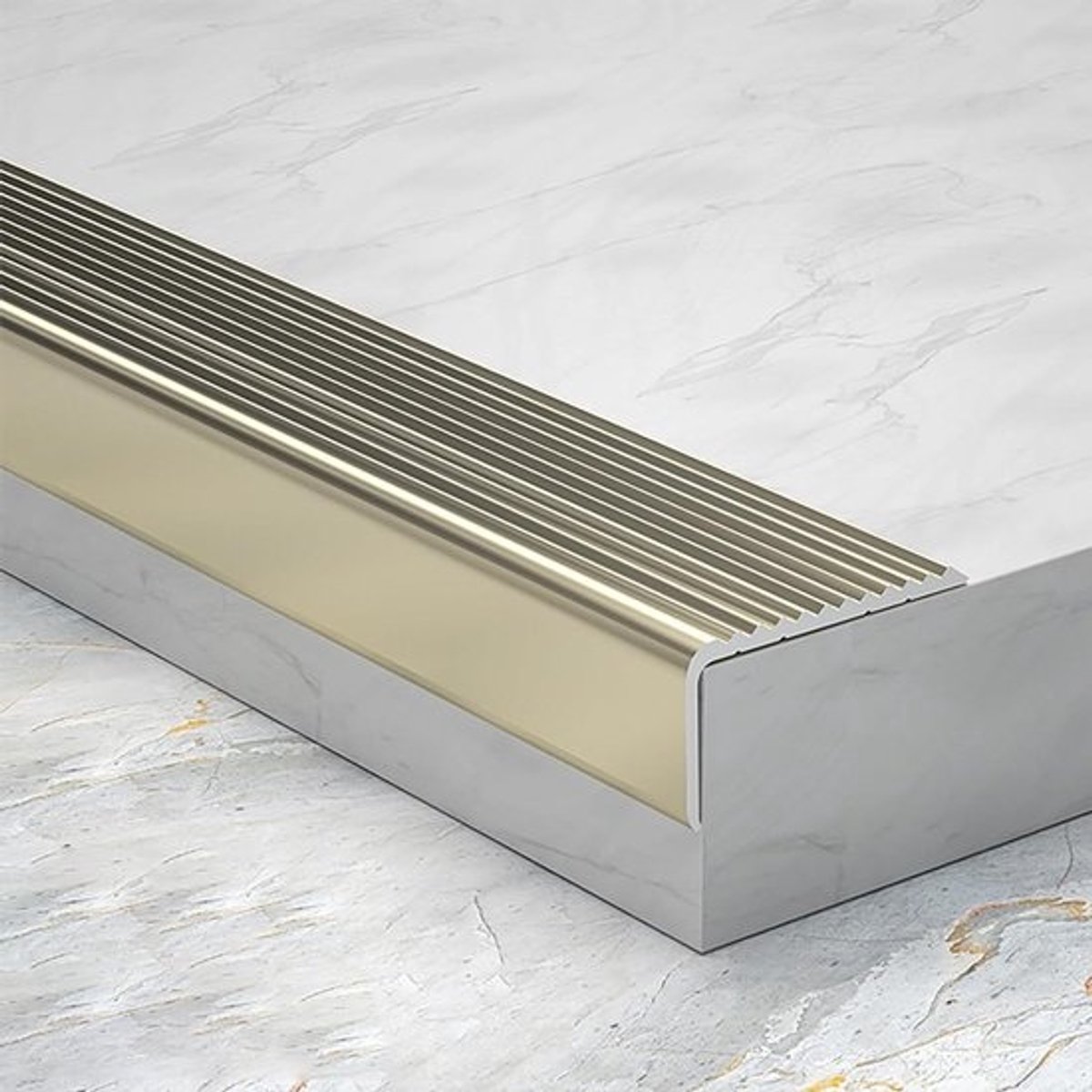Aluminium Trapneusbeschermer - Traprand Bescherming - Trappen Beveiligen - Zelfklevende Installatie - 102 cm - Champagne goud