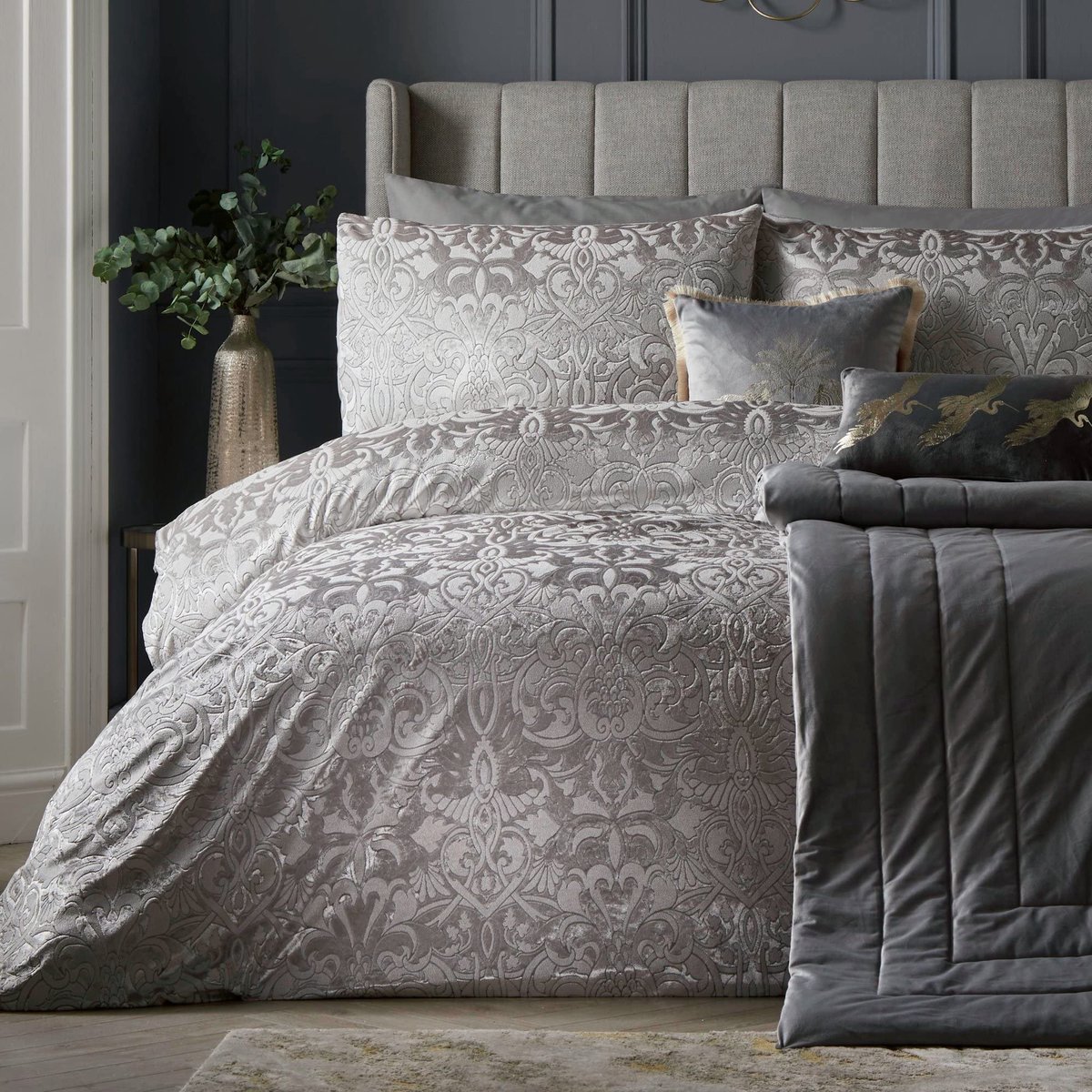 SnelShoppen - Luxe Zilverkleurig Damast Dekbedovertrekset 200x200 cm - Fluwelen Jacquard Beddengoed met 2 Kussenslopen - Elegante Dekbedovertrekset me
