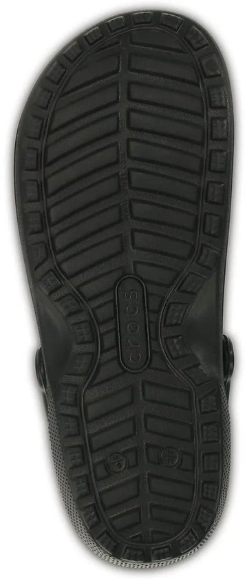 Zool van een zwarte Crocs Clog.