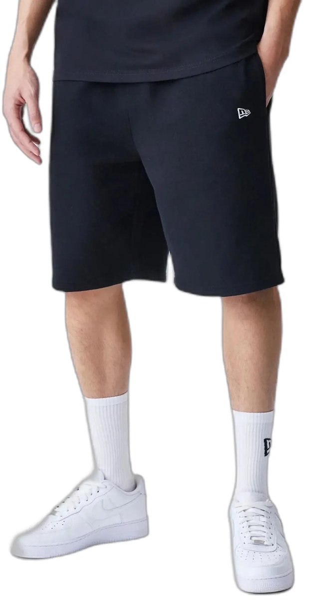Oversized shorts New Era Essentials Zwart