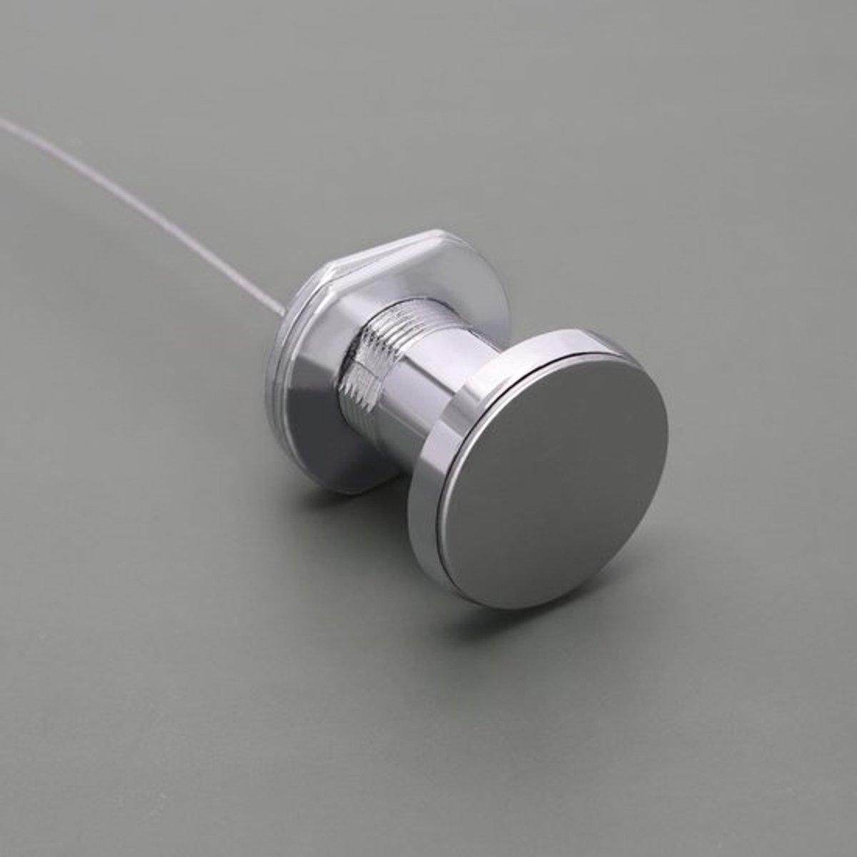 Garagedeurslot Noodvergrendeling - Koper - 1,7 m Staaldraad - 2 Sleutels - Inbouwopening 23 mm - Eenvoudig te Installeren - Deurslot