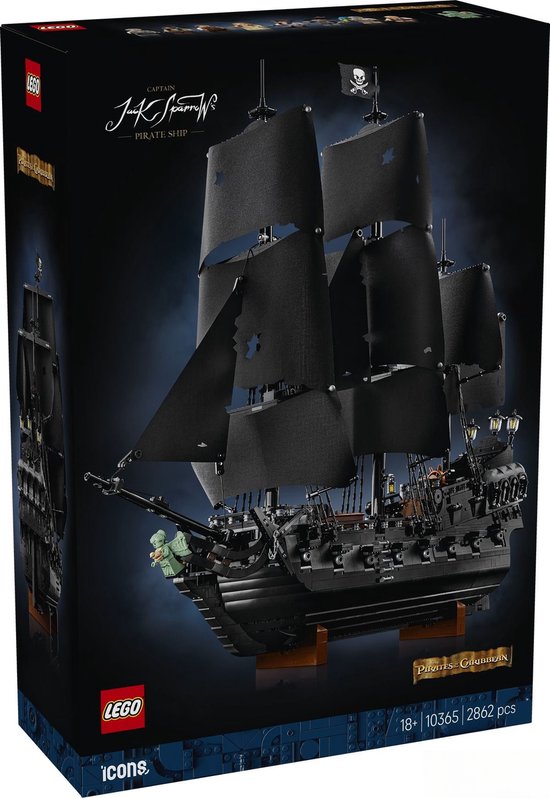 La boîte du bateau pirate du Capitaine Jack Sparrow LEGO, avec des voiles noires.