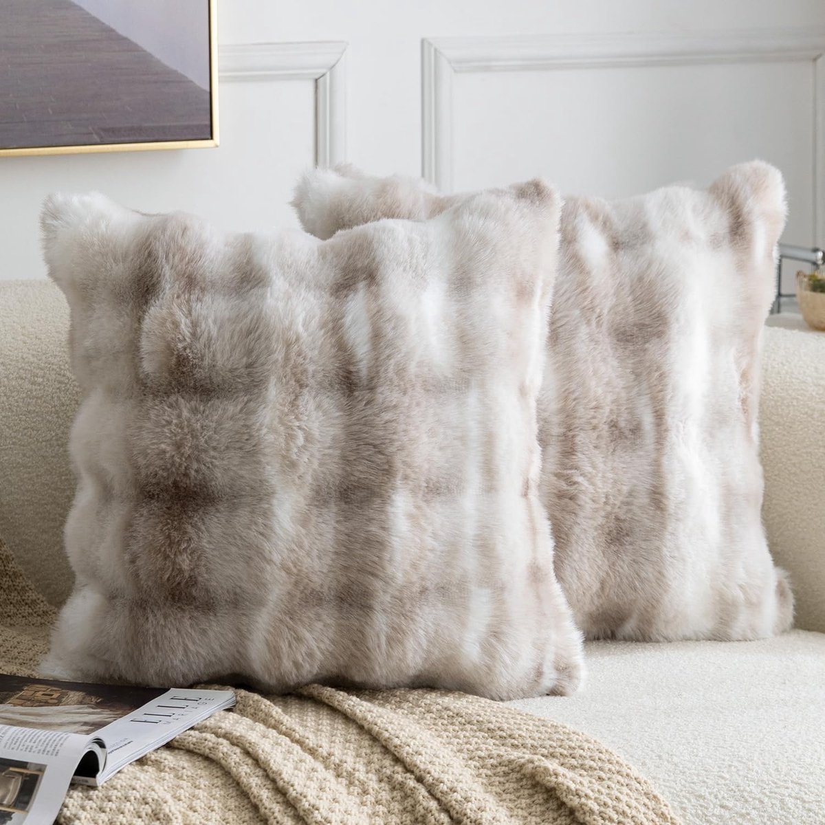 SnelShoppen - Set van 2 Dikke Pluche Faux Wol Kussenhoezen 50x50cm - Decoratieve Zachte Kussenslopen voor Sofa en Slaapkamer - Witte Taupe Kleur