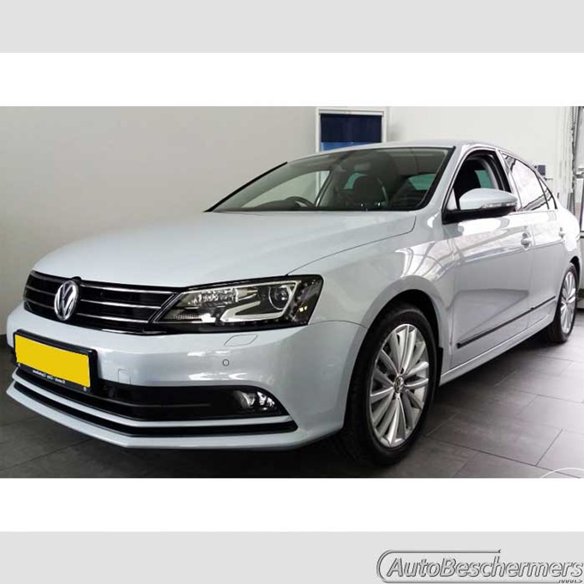 Stootlijsten set zwart voor VW Jetta 2014-2018. De stootstrips zijn zelfklevend. Set a 4 stuks (#0011)