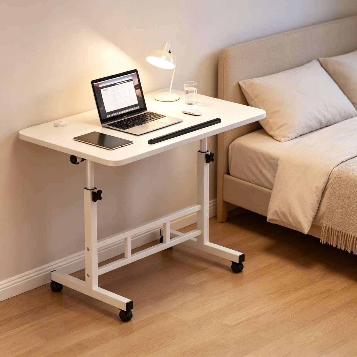 In hoogte verstelbaar mobiel bureau draagbaar laptopbureau compact staand bureau op wielen geschikt voor thuiswerkplek (60*40*65*87 cm, crèmewit)