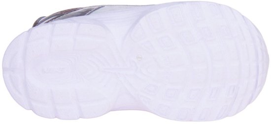 Witte Nike sneaker zool met profiel en logo.