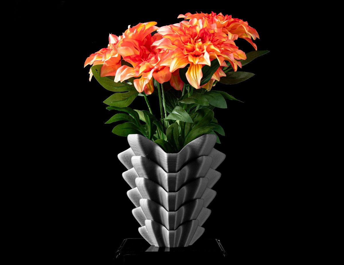 Skushy Vaas Trilo - Geschikt voor Bouwbloemen - Japandi Designvaas voor Droogbloemen en Kunstbloemen - Sculpturale Decoratieve Vaas - Moderne Woondecoratie