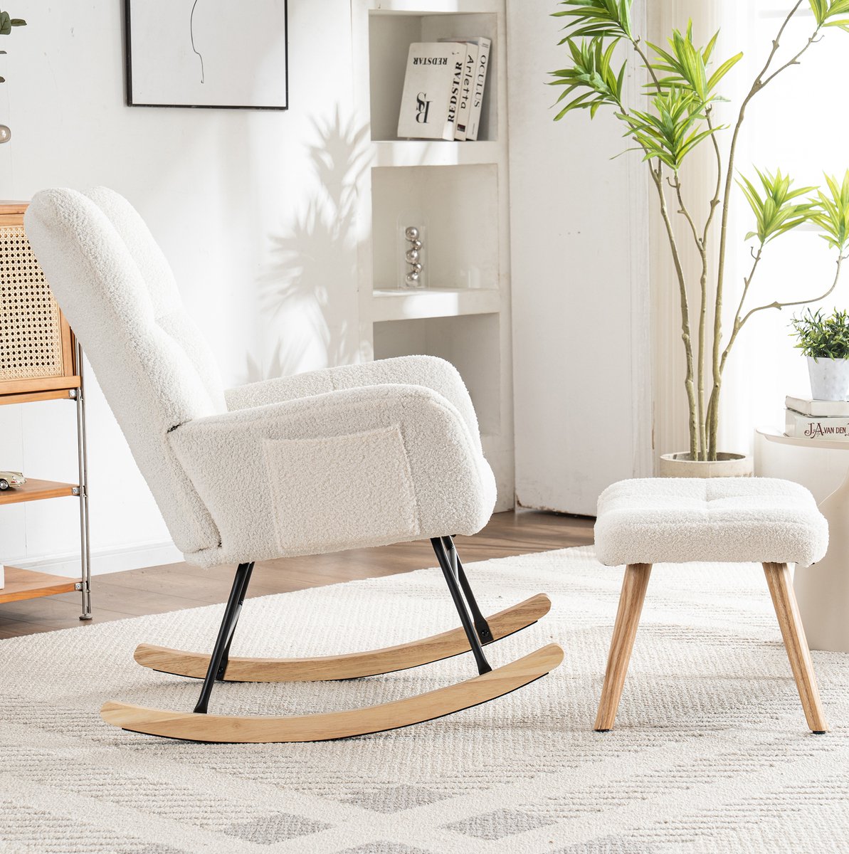 Wishdor Schommelstoel - Met voetenbank en armleuningen - Ergonomisch en zacht gevoerd - Scandinavisch basic - Woonkamer slaapkamer terras - Hout - Wit - 92 x 65 x 94 cm