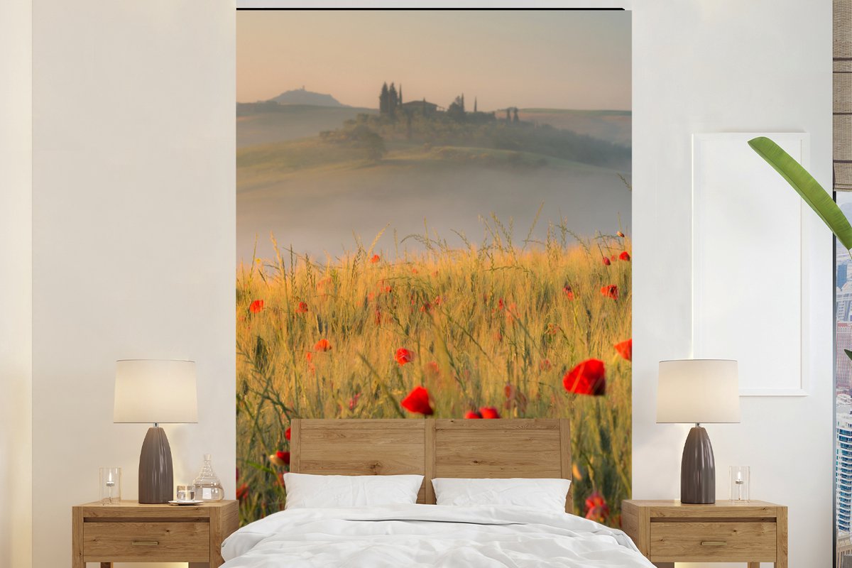 Behang - Fotobehang Toscane - Rozen - Heuvels - Breedte 145 cm x hoogte 220 cm