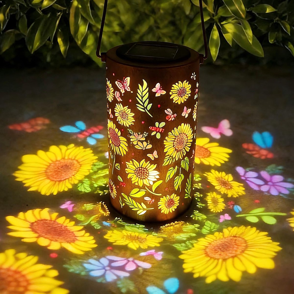 Casalora® Solar Bloem Tuinlamp – 1 Stuk – Kleurrijke Projectie Buitenverlichting – Waterdichte Metalen Wandlamp – Decoratieve Tuinverlichting