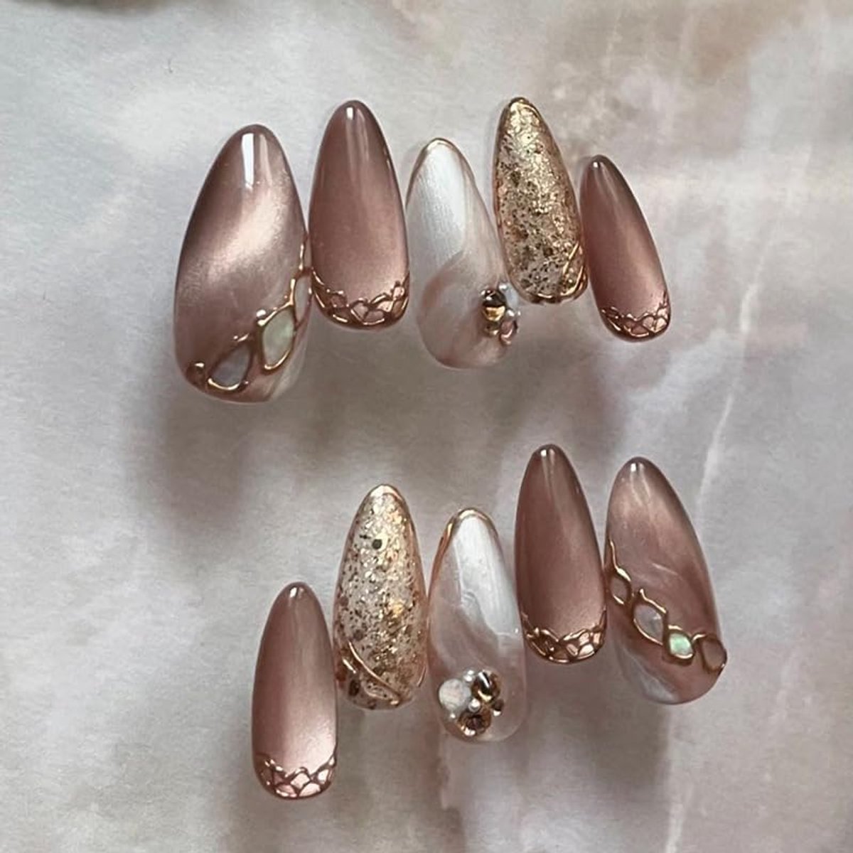 kunstnagels met nagellijm, amandelbruin, kattenoog, diamant, magnetisch, fonkelende kettingen, patroon, herfst, met nagellijm, bruin, fototherapie, acryl kunstnagels