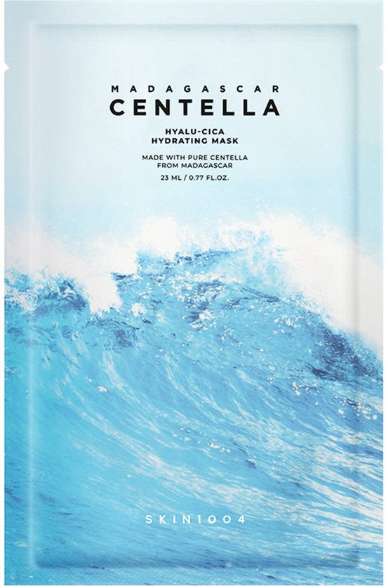 Masker met 'Centella Hyalu-Cica Hydrating Mask' tekst en een afbeelding van golven op een blauwe achtergrond.