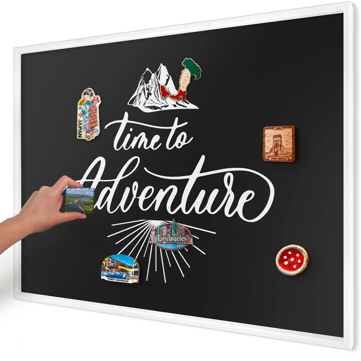 Artprintcave Zwart Magneetbord mit Witte Lijst - 100x70 cm - Avontuurlijke Tijd Bord Voor Magneten - Typografisch Magneetbord Voor Keuken - Teksten
