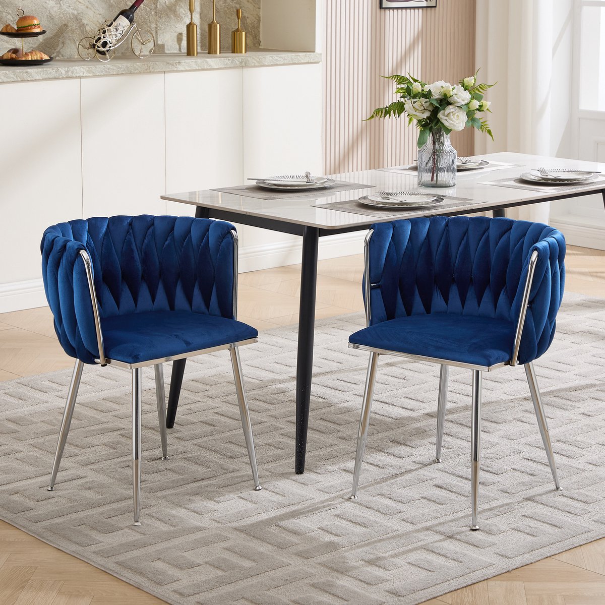 Eetkamerstoel Velvet - Set van 2 - Moderne armstoel - Stoffen voor woonkamer en eetkamer - Keukenstoel - zilveren poten - Comfortabele stoel - Marineblauw
